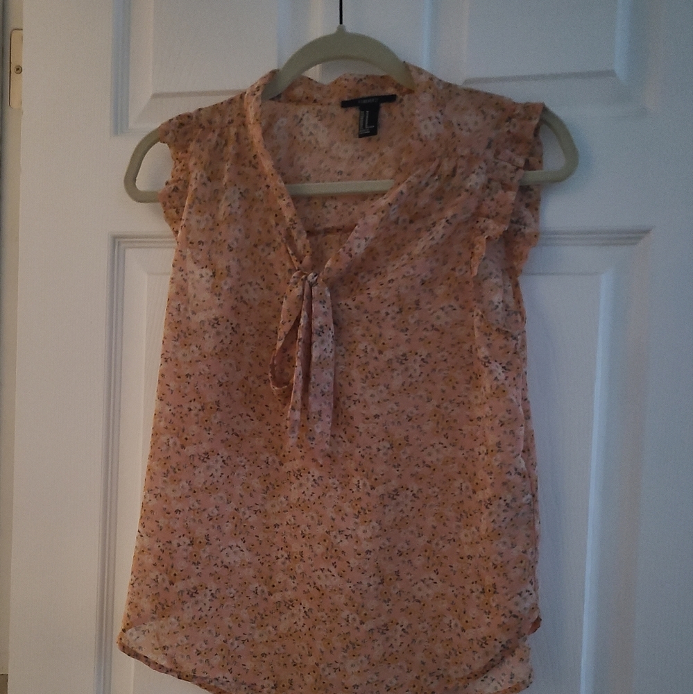 Forever 21 floral print ruffle blouse size M
